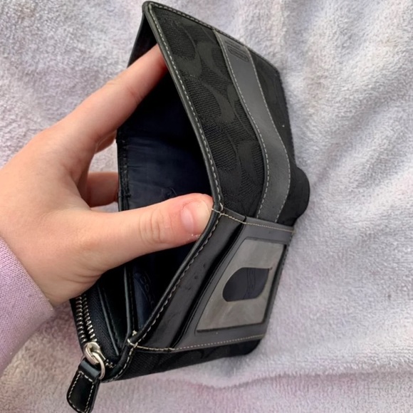 Coach Wallet - Picture 4 of 7
